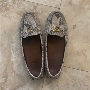 Tory Burch Animal Print Flats Shoes Size 8.5.